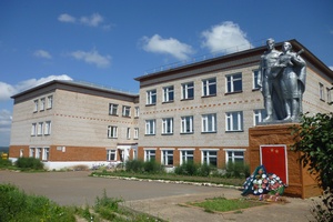 Входная группа Асановская средняя школа им. Т.К. Борисова. 