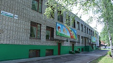 Входная группа Детский сад № 211.  Дзержинского,  41б