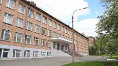 Входная группа Школа № 68.  Пушкинская,  177