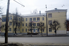 Входная группа 2 поликлиника Ижевска (ГКБ 2).  Пушкинская,  219