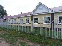 Входная группа Новобиинская средняя школа.  Школьная,  35а