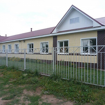 Входная группа Новобиинская средняя школа. 
