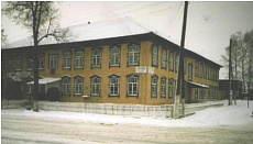Входная группа Малопургинский центр образования.  Советская,  55