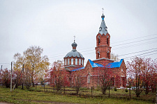 Входная группа Храм Покрова Пресвятой Богородицы села Июльское.  Школьная,  9