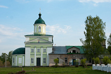 Входная группа Храм Пресвятой Троицы села Бемыж.  Советская,  1